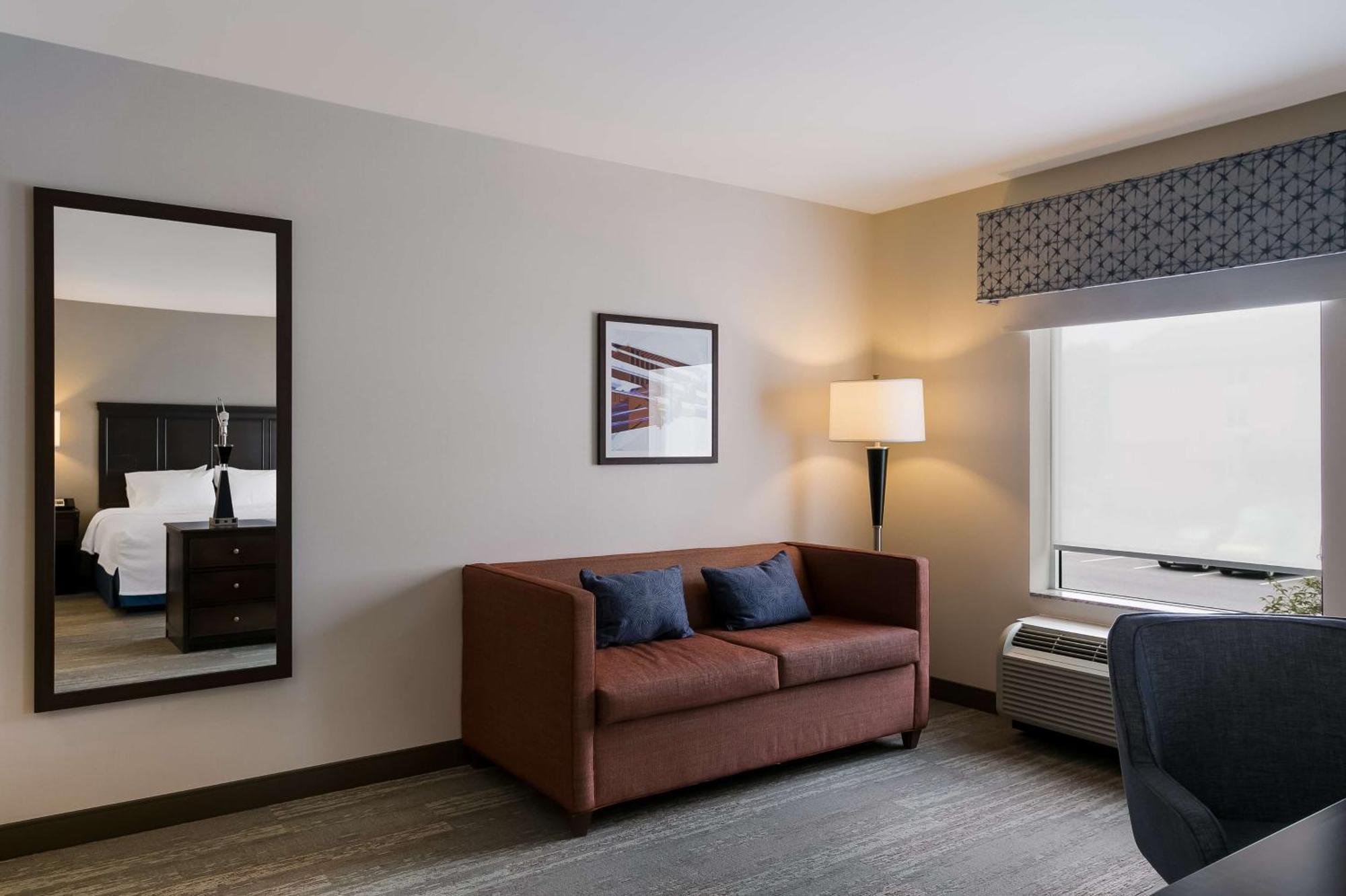 Hampton Inn & Suites Wilmington Christiana Newark Exterior photo